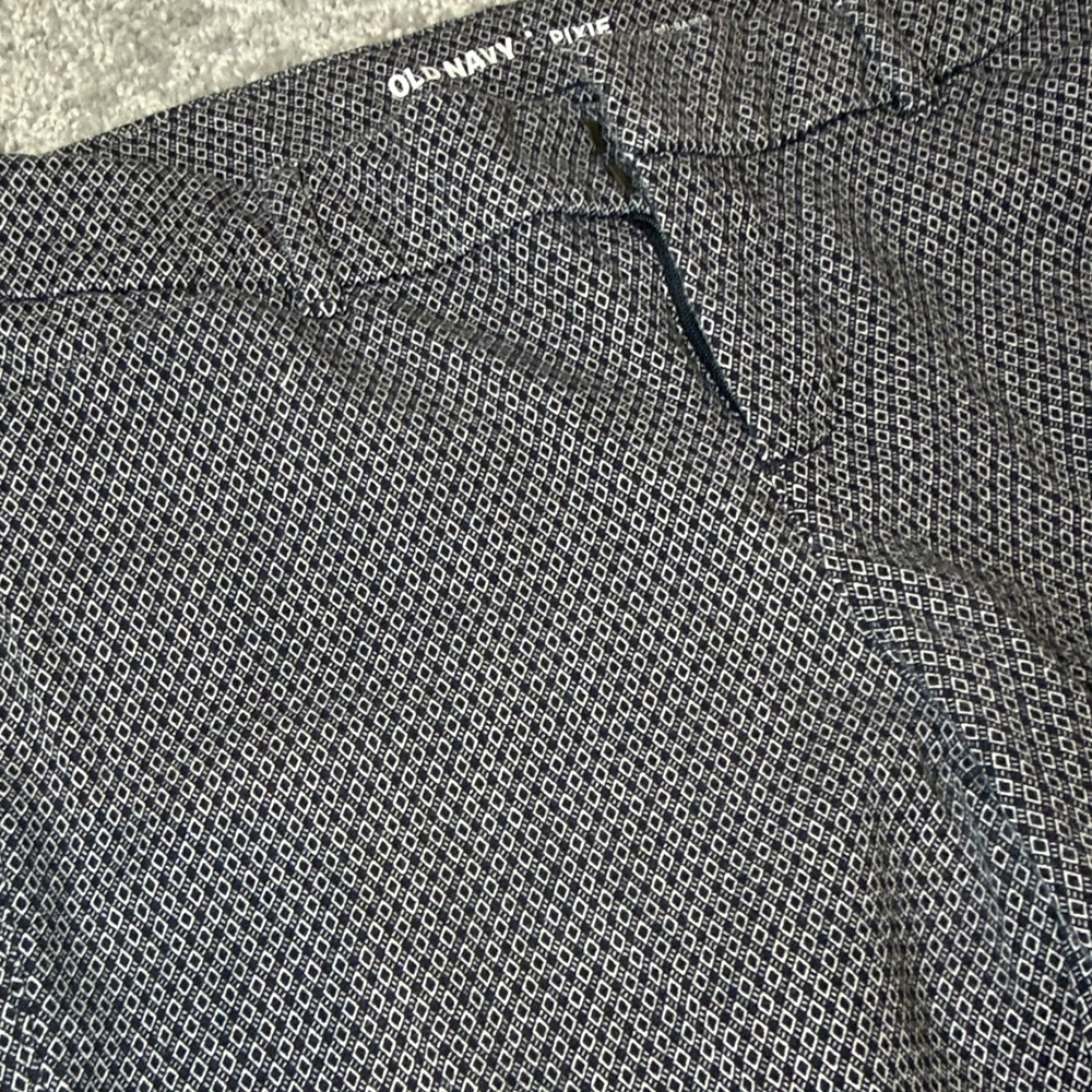 OLD NAVY PIXIE Mid-Rise Black and White Patterned Pants 6 - Picture 2 of 3